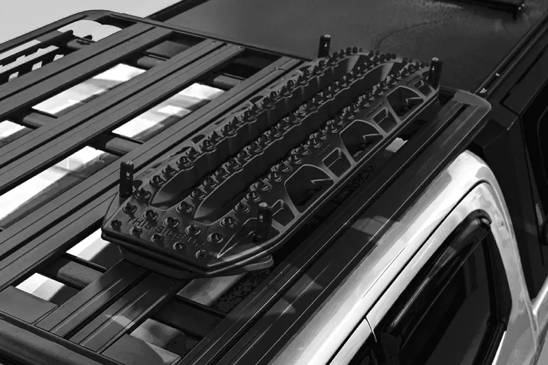 Maxtrax ink fäste till Rhino Rack Arctic Trucks