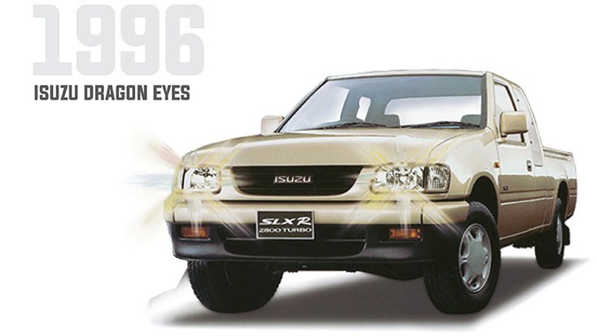 Gammal Isuzu-modell i tidstypisk stil – en påminnelse om pålitlig prestanda genom generationer.