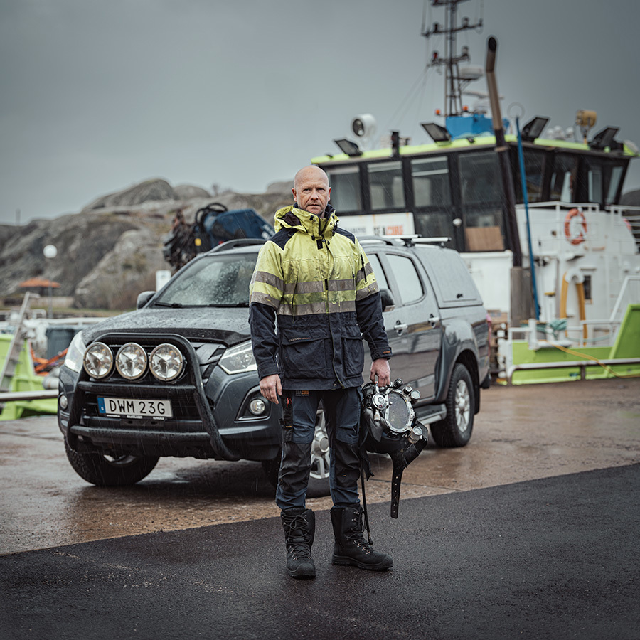 Jonas Kjellqvist. Yrkesdykare med 190 dykdagar om året.