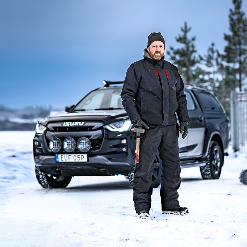 Magnus Arvidsson. Säkerhetsklassat industristängsel.  Sätter 50 säkerhetsstängsel per år.