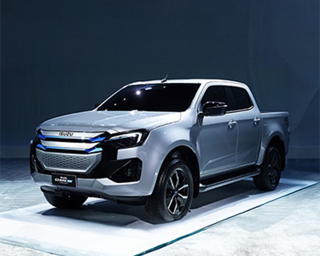 Isuzu BEV visas upp i studio vid sin första officiella presentation – ren design och elektrisk framtid.